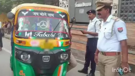 गोरखपुर: SP ट्रफिक के नेतृत्व में यातायात व्यवस्था को सुचारु रूप से संचालित करने के लिए अभियान चलाकर वाहनों पर की गई कार्रवाई