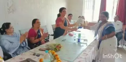 बरडीहा: मझिआंव और बरडीहा प्रखंड के बीईईओ को सेवानिवृत्ति पर दी गई विदाई