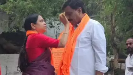 ಗಂಗಾವತಿ: ಶಾಸಕ ಗಾಲಿ ಜನಾರ್ಧನರಡ್ಡಿ ಗಂಗಾವತಿಗೆ ಭೇಟಿ ;ಅಂಜನಾದ್ರಿ ಮೆಟ್ಟಿಲಿಗೆ ದೀಪ ಹಚ್ಚಿ ವಾಯುಪುತ್ರನ  ದರ್ಶನ
