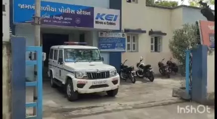 ઓખામંડળ: દ્વારકા જિલ્લાના ખંભાળિયા ભાણવડ વાડીનાર સહિત કેફી પીણું પીધેલી હાલતમાં 10 ઝડપાયા તેમજ 11 સ્થળો પરથી દેશી દારૂ ઝડપાયો