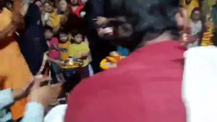 लंभुआ: बाबा जनवारीनाथ धाम में साप्ताहिक संध्या आरती: पंचामृत से अभिषेक, फूलों से श्रृंगार, भक्तों ने की महाआरती