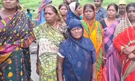 धनबाद/केंदुआडीह: शहर के हिल कॉलोनी में विवाहिता ने की आत्महत्या, परिजनों ने ससुराल वालों पर हत्या का आरोप लगाया