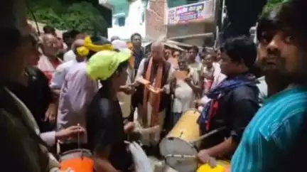 मांझी: पीएम मोदी के सिवान आगमन को लेकर महाराजगंज सांसद ने मांझी के गांवों में पत्रक वितरित किए