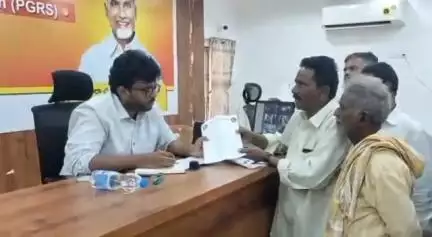 కావలి: సమస్యలపై కావలి ఆర్డీవోకు వినతిపత్రం అందజేత