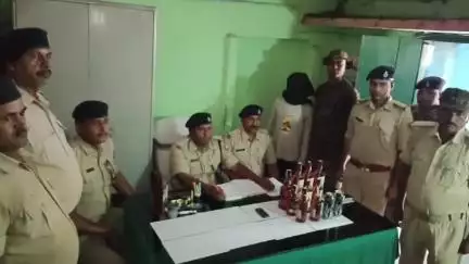 कहलगांव: शिवनारायणपुर पुलिस को मिली बड़ी सफलता, ट्रैक्टर में भूसे के नीचे भारी मात्रा में अंग्रेजी शराब बरामद
