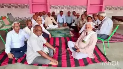 बसेड़ी: बसेड़ी में पेंशनरों ने भूमि आवंटन की मांग को लेकर एसडीएम को सौंपा ज्ञापन