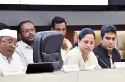 चंद्रपूर: दिशा समितीच्या अंमलबजावणीचा खासदारांकडून आढावा चंद्रपूर नियोजन सभागृह येथे