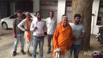 अंबिकापुर: लुण्ड्रा क्षेत्र के रवई के ग्रामीणों ने फॉरेस्ट विभाग पर ₹90 हजार की उगाही का आरोप लगाया