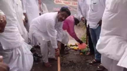ಸಿಂದಗಿ: ಪುರದಾಳ ಗ್ರಾಮದಲ್ಲಿ ಕೆರೆ ತುಂಬುವ ಗೇಟ್ ಕಾಮಗಾರಿಗೆ ಶಾಸಕ ಅಶೋಕ ಮನಗೂಳಿ ಚಾಲನೆ