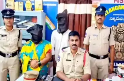 ఎల్లారెడ్డి: హాజీపూర్‌లోని గుడి హుండీని చోరీ చేసిన నిందితులను అరెస్ట్‌ చేసి, సొత్తును రికవరీ చేసినట్లు తెలిపిన ఎల్లారెడ్డి ఎస్ఐ మహేష్