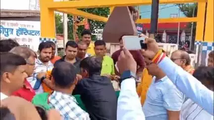 चंदनकियारी: चंदनकियारी में झामुमो और बीजेपी ने बाईपास सड़क के आईआरक्यूपी कार्य का किया भूमिपूजन