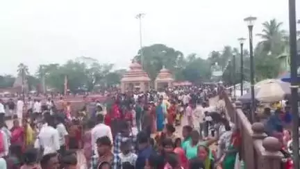 ଭଦ୍ରକ ଗ୍ରାମାଞ୍ଚଳ: ଆରଡ଼ି ବାବା ଆଖଣ୍ଡଳମଣୀଙ୍କ ପୀଠରେ ପ୍ରାଶାସନିକ ଅବ୍ୟବସ୍ଥା ଯୋଗୁଁ ହଟହଟା ହେଲେ ଶ୍ରଦ୍ଧାଳୁ