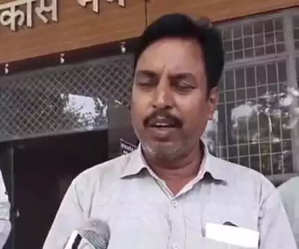 रुद्रपुर: त्रिस्तरीय पंचायत चुनाव में आरक्षण को लेकर पूर्व प्रधान दीपक मिश्रा ने विकास भवन में दर्ज कराई आपत्ति
