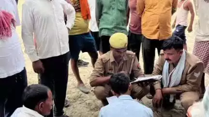 डेरापुर: खजुर्रा गांव के पास खेतों में फसल की रखवाली करने गए युवक का शव आम के पेड़ पर फंदे से लटका मिला, परिजनों में मचा कोहराम