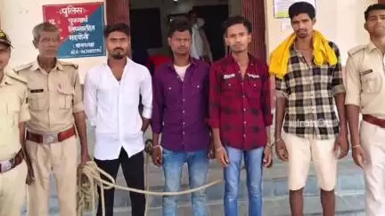 बनकटवा: पुलिस ने शराब पीकर हंगामा करने वाले चार पियक्कड़ों को किया गिरफ्तार