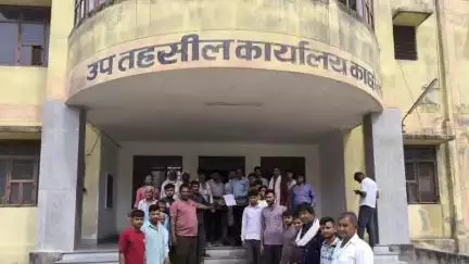 माण्डलगढ़: लटाला तालाब की सरकारी भूमि पर रात में अतिक्रमण, आक्रोशित ग्रामीणों ने जल्द हटाने की मांग की