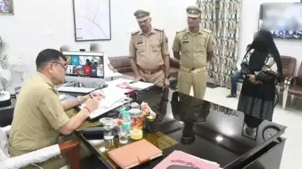 मिलक: पुलिस अधीक्षक विद्यासागर मिश्रा ने पुलिस कार्यालय में जनसुनवाई के दौरान 100 से अधिक फरियादियों की फरियाद पर की सुनवाई
