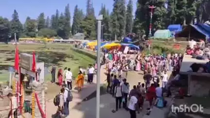 मंडी: बड़ा देव कमरुनाग जाने वाली सड़क की दशा को जल्द सुधारने की अपील की प्रशासन से
