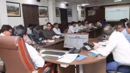 पवई: कलेक्टर कार्यालय में टीएल बैठक में विभागीय गतिविधियों के क्रियान्वयन की समीक्षा हुई