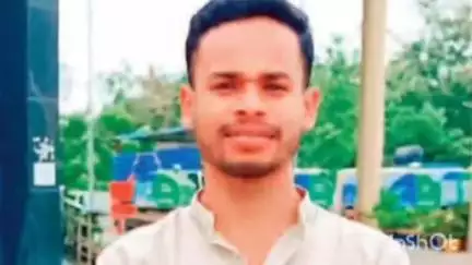 मांडू: समाजसेवी रवि कुमार ने नगर परिषद कार्यालय के सामने आत्मदाह की धमकी दी