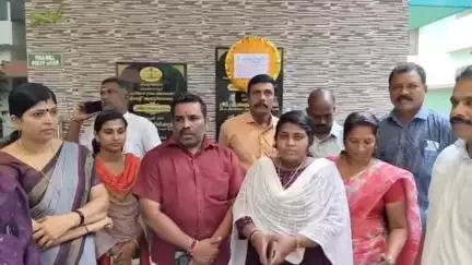 കൊല്ലം: കെട്ടിടമുണ്ട്, ജീവനക്കാരില്ല, ആർക്കും പ്രയോജനം ലഭിക്കാതെ കുഴിയത്തെ ആയുർവേദ ആശുപത്രി #localissue