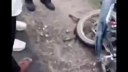 दुधि: मुर्धवा-बीजपुर मुख्य मार्ग पर ट्रक ने बाइक को मारी जोरदार टक्कर, एक युवक की मौत, दूसरा वाराणसी रेफर