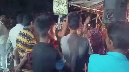 কুলতলি: জামতলার কাঠখালি মনসামঙ্গল যাত্রা পালা গান দেখতে উপচে পড়া ভিড়