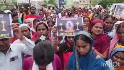 नवागढ़: अमलडीहा में नाबालिक की संदेहास्पद मौत के मामले में ग्रामीणों ने बेमेतरा संयुक्त जिला कार्यालय में SP को सौंपा ज्ञापन