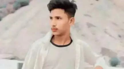 सिकंदरा: ररौंख गांव में जहरीले कीड़े के काटने से किशोर की मौत, परिजनों में मचा कोहराम, पुलिस को सूचना दिए बिना किया दाह संस्कार