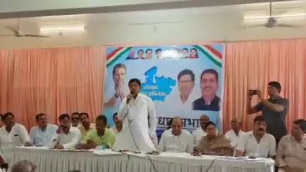 देवास: देवास जिले में संगठन सर्जन अभियान के तहत पर्यवेक्षकों ने कांग्रेस जनों से भेंट की