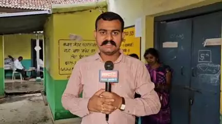 सीतापुर: प्रा. शाला सीतापुर की दशा बुरी, स्कूल खुलने के पहले दिन लगा ताला, कक्षा में गंदगी का अंबार