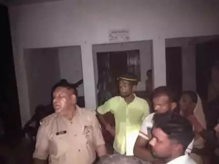 हसनगंज: अजगैन कोतवाली क्षेत्र के डहरौली गाँव में झोलाछाप डॉक्टर द्वारा गलत इंजेक्शन लगाने से महिला की हुई मौत
