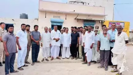 खींवसर: खीवसर के भदौरा कालियास ग्राम में विधायक ने ग्रामीणों से मिलकर उनकी समस्याएं सुनीं
