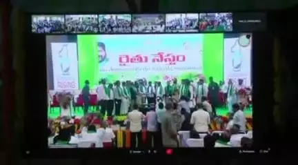 మహబూబ్ నగర్ అర్బన్: మహబూబ్ నగర్ రూరల్ మండలం ధర్నా పూర్ గ్రామం లో హాజరైన శాసన సభ్యులు యెన్నం శ్రీనివాసరెడ్డి,జిల్లా కలెక్టర్ విజయేందిర బోయి