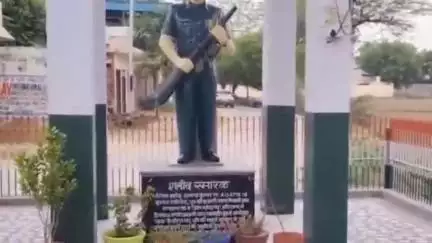 महेंद्रगढ़: कारगिल युद्ध में शहीद पति के बाद, महेंद्रगढ़ के भगड़ाना गांव की मां ने 24 साल बाद बेटे को लेफ्टिनेंट बनाया