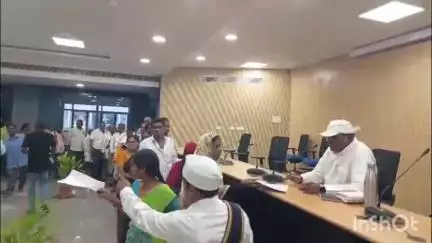 పెద్దపల్లి: ప్రజావాణి కి సగం మంది అధికారులు గైర్హాజర్.. అసహనానికి గురైన ప్రజలు