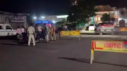 कटनी नगर: माधव नगर पुलिस ने चलाया वाहन चेकिंग अभियान, शराब पीकर गाड़ी चलाने वालों पर हुई कार्रवाई