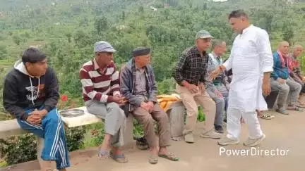 धारी: धानाचूली तल्ली और धानाचूली मल्ली के ग्रामीणों ने विधायक राम सिंह कैड़ा को अपनी समस्याओं से कराया अवगत