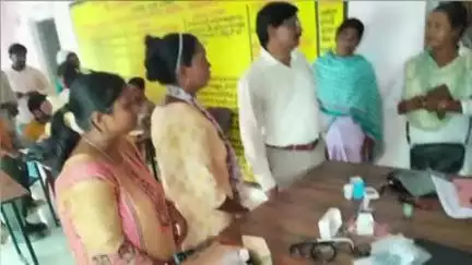 अल्बर्ट एक्का (जारी): धरती आबा जनजातीय ग्राम उत्कर्ष अभियान के तहत प्रखंड में शिविर का आयोजन जारी