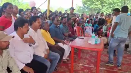 बंदगांव: बंदगांव प्रखंड के नकटी गांव में छऊ नृत्य प्रतियोगिता आयोजित, विधायक भी रहे उपस्थित