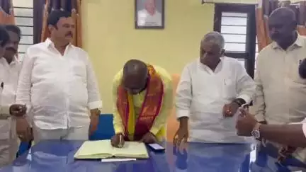 జగ్గంపేట మార్కెట్ కమిటీ చైర్మన్ గా అడపా భరత్ కుమార్ ప్రమాణ స్వీకారం