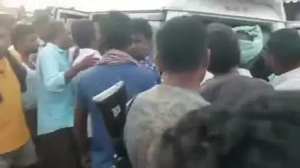 सारठ: पथरड्डा ओपी के बोचबांध चौक के पास दो बाइकों की टक्कर में 2 महिलाओं समेत 4 घायल, देवघर रेफर