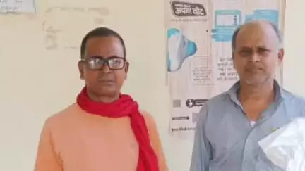 टंडवा: पुलिस ने दो स्थानों पर दुकानों में छापेमारी कर गांजे के साथ दो लोगों को किया गिरफ्तार