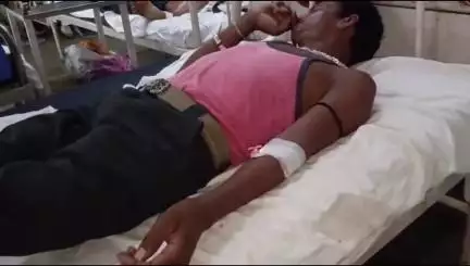बांसवाड़ा: गटेला गांव में आकाशीय बिजली गिरने से घर के बाहर बैठे युवक को लगी चोट, एमजी अस्पताल में उपचार जारी