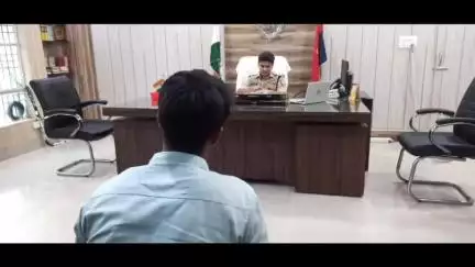 बलरामपुर: पुलिस अधीक्षक ने कार्यालय में आम जनों की समस्याएं एवं शिकायतें सुनकर निस्तारण का दिया निर्देश