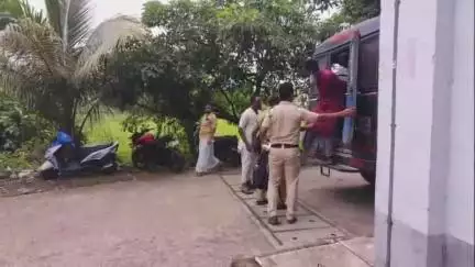 কাকদ্বীপ: পঞ্চায়েত সদস্যকে ধারালো অস্ত্র দিয়ে আঘাত করার ঘটনায় গ্রেপ্তার এক আলিপুর খাঁর চক এলাকা ঘটনা