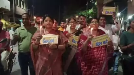 बिहार शरीफ मे शामिल कैंडिल मार्च मे ।
