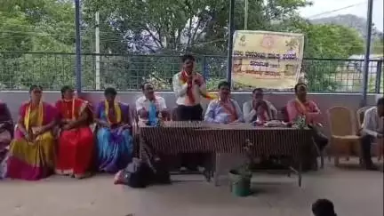 ಬಾಗೇಪಲ್ಲಿ: ತಾಲ್ಲೂಕಿನ ಆಚೇಪಲ್ಲಿ ಶಾಲೆಯಲ್ಲಿ ಸಾಹಿತಿಗಳ ನಡೆ ಶಾಲೆಗಳ ಕಡೆ ಕಾರ್ಯಕ್ರಮ