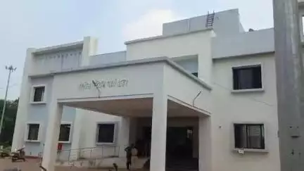 वर्धा: उमरी दिग्रस येथे वीट भट्टीवर विद्युत तारेवर वायर टाकून अवैध विद्युत पुरवठा घेणाऱ्यावर शहर पोलिसात गुन्हा दाखल