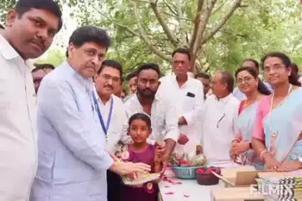 भोकर: शिक्षकांनी विद्यार्थ्यांना गुणवत्तापूर्ण शिक्षण द्यावे: खासदार अशोक चव्हाण
